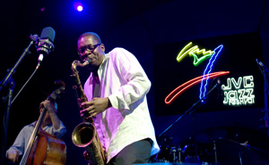 Ravi Coltrane (ts,ss)
